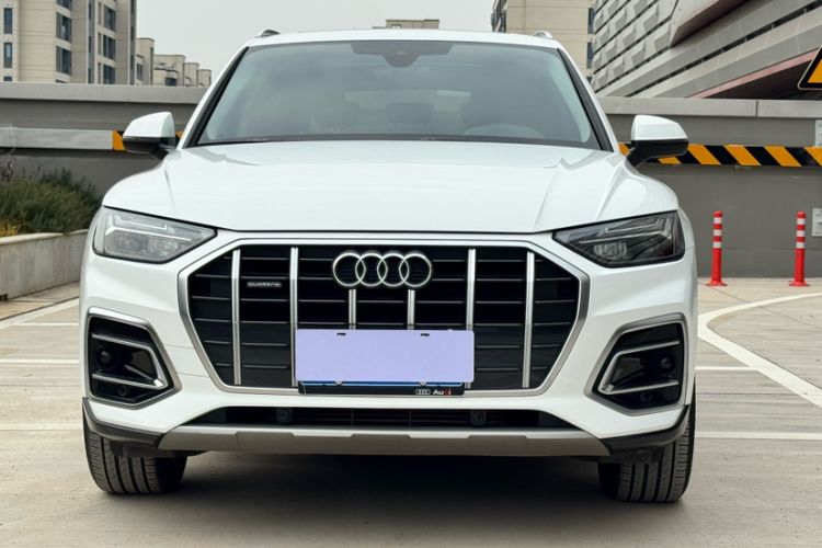 Used Audi Q5L 2022 40T Fashionable and Elegant Model Exterior 4