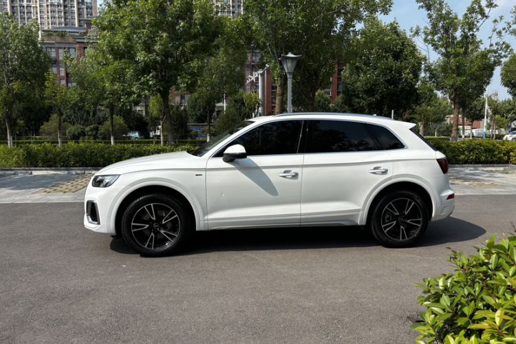 Used Audi Q5L 2022 40T Fashionable and Dynamic Model Exterior 4