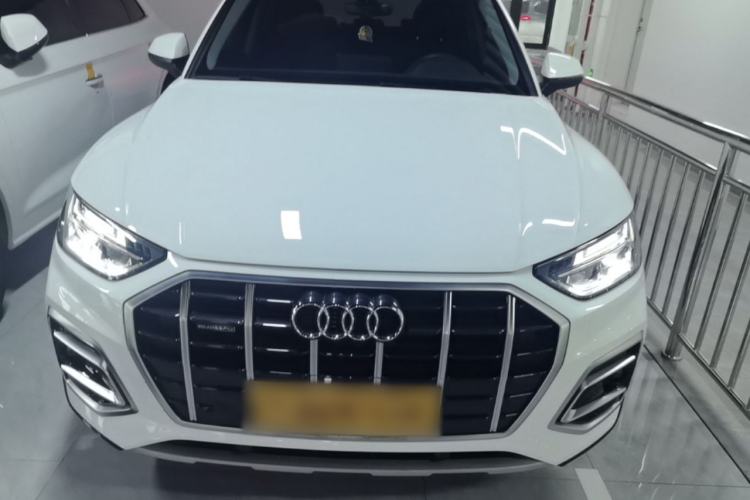 Used Audi Q5L 2022 40T Fashionable and Elegant Model Front
