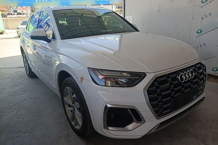 Used Audi Q5L 2022 40T Luxury Dynamic Model Front Right 45 Deg