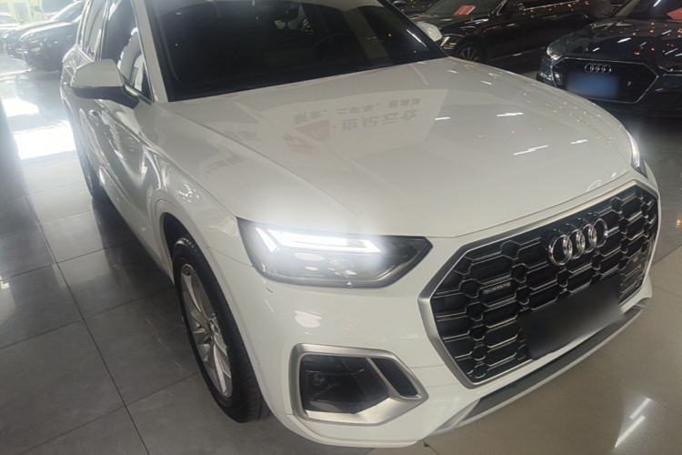 Used Audi Q5L 2022 40T Luxury Dynamic Model Front Right 45 Deg
