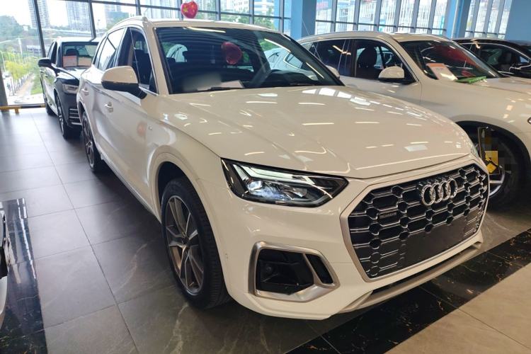Used Audi Q5L 2022 Updated 45T Luxury Dynamic Version Front Right 45 Deg
