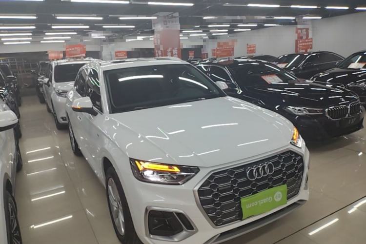 Used Audi Q5L 2022 40T Luxury Dynamic Model Front Right 45 Deg