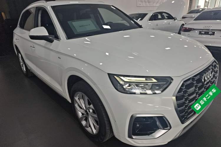 Used Audi Q5L 2022 40T Luxury Dynamic Model Front Right 45 Deg