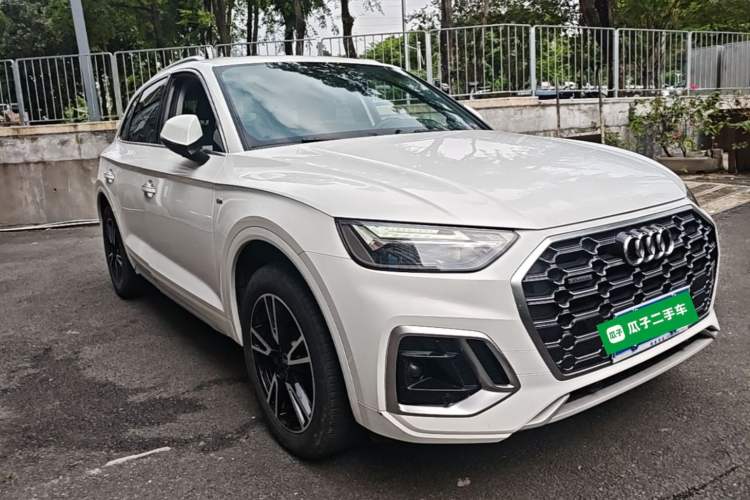 Used Audi Q5L 2022 40T Fashionable and Dynamic Model Front Right 45 Deg