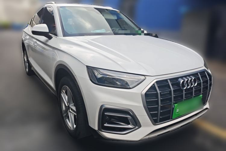 Used Audi Q5L 2022 40T Fashionable and Elegant Model Front Right 45 Deg