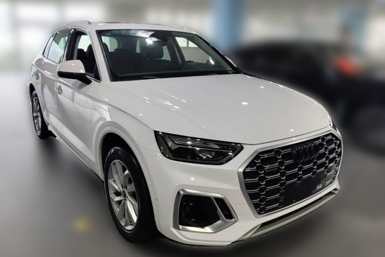 Used Audi Q5L 2022 40T Luxury Dynamic Model Front Right 45 Deg