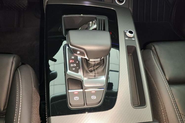 Used Audi Q5L 2022 40T Luxury Dynamic Model Gear Lever
