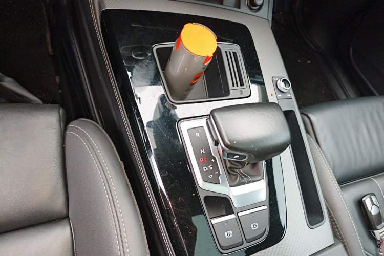 Used Audi Q5L 2022 40T Luxury Dynamic Model Gear Lever