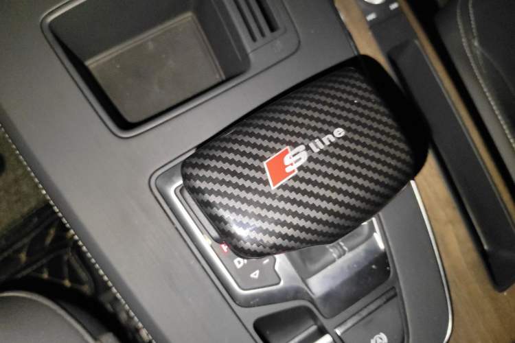 Used Audi Q5L 2022 40T Luxury Elegant Model Gear Lever