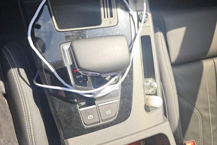 Used Audi Q5L 2022 Updated 45T Luxury Dynamic Version Gear Lever