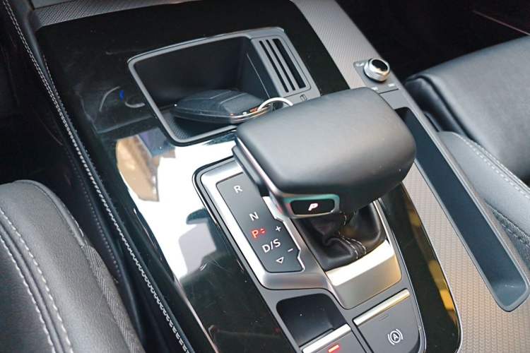 Used Audi Q5L 2022 45T Luxury Dynamic Model Gear Lever