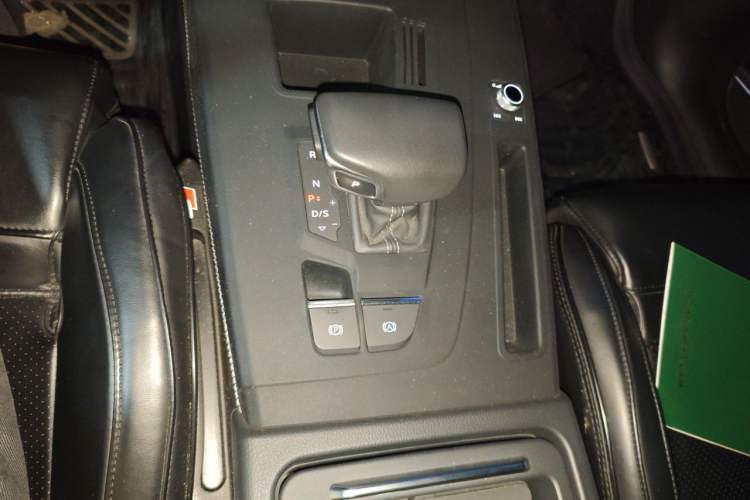 Used Audi Q5L 2022 Updated 45T Luxury Dynamic Version Gear Lever