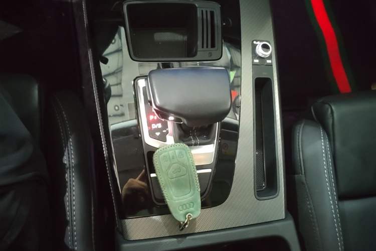 Used Audi Q5L 2022 Updated 40T Luxury Dynamic Edition Gear Lever
