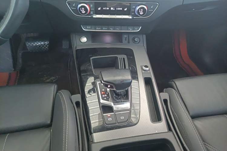 Used Audi Q5L 2022 40T Luxury Dynamic Model Gear Lever