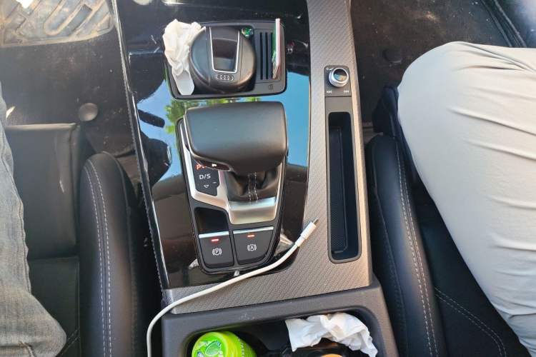 Used Audi Q5L 2022 Updated 40T Luxury Dynamic Edition Gear Lever
