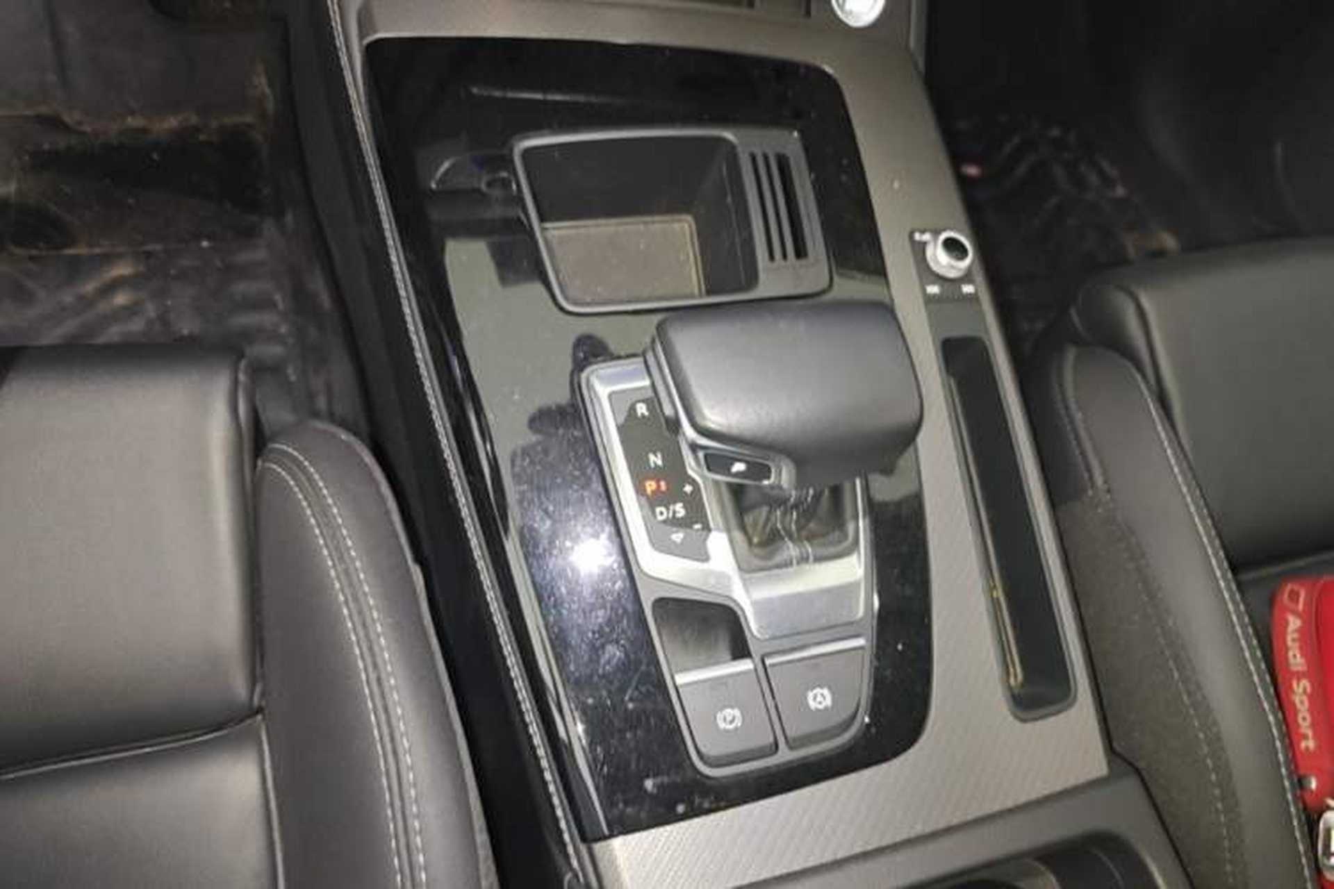Used Audi Q5L 2022 40T Luxury Dynamic Model Gear Lever
