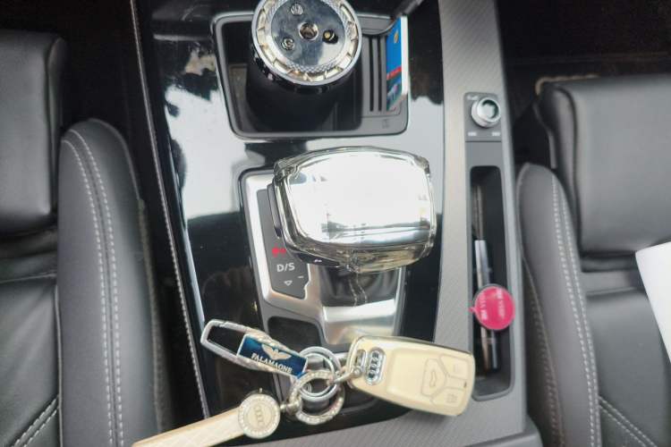 Used Audi Q5L 2022 Updated 40T Luxury Dynamic Edition Gear Lever