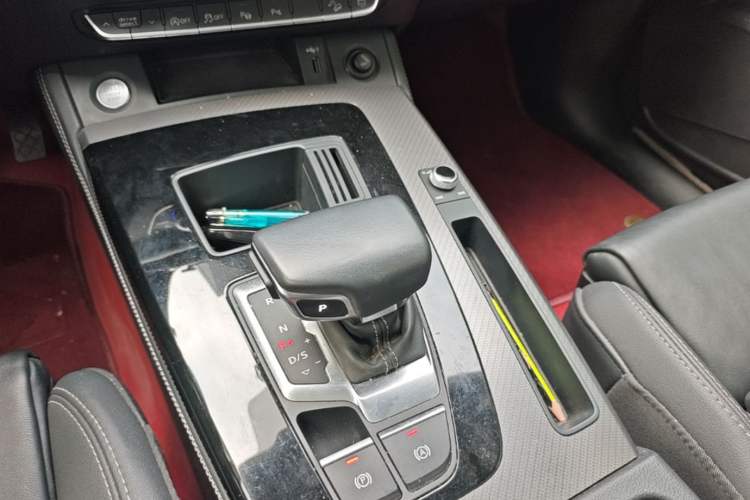 Used Audi Q5L 2022 40T Luxury Dynamic Model Gear Lever