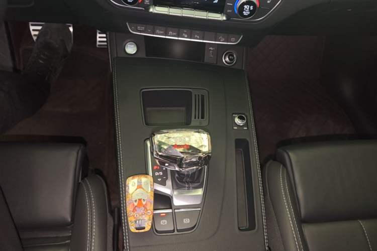 Used Audi Q5L 2022 Updated 40T Luxury Dynamic Edition Gear Lever