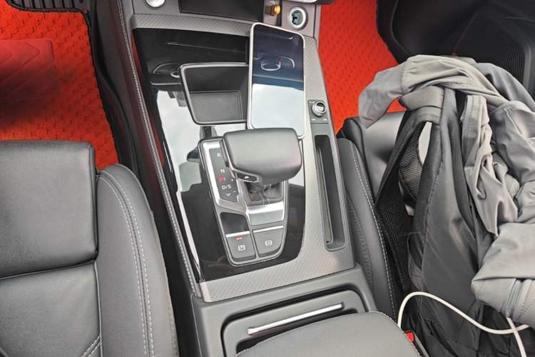 Used Audi Q5L 2022 Updated Version 45T Luxury Prestige Edition Gear Lever