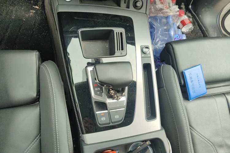 Used Audi Q5L 2022 40T Fashionable and Dynamic Model Gear Lever