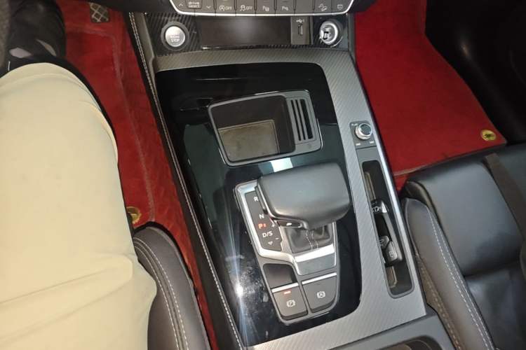 Used Audi Q5L 2022 Updated 40T Luxury Dynamic Edition Gear Lever