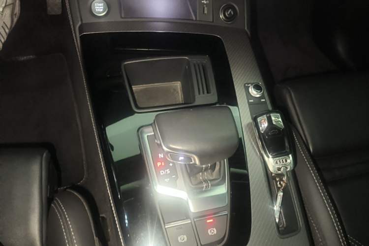 Used Audi Q5L 2022 40T Luxury Dynamic Model Gear Lever