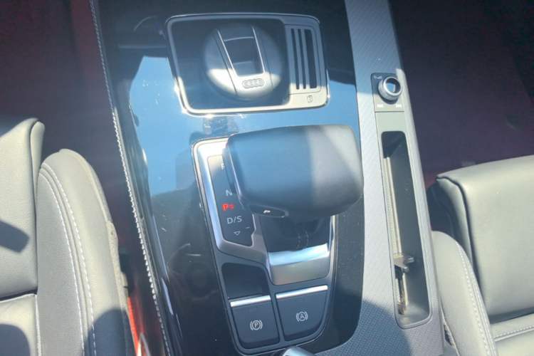 Used Audi Q5L 2022 45T Luxury Dynamic Model Gear Lever