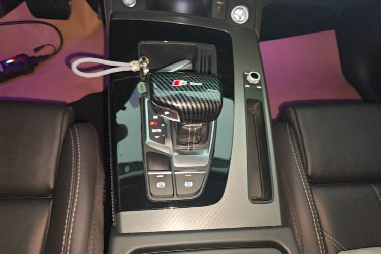 Used Audi Q5L 2022 Updated 40T Luxury Dynamic Edition Gear Lever