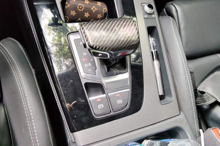 Used Audi Q5L 2022 45T Luxury Dynamic Model Gear Lever
