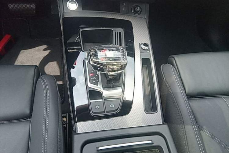 Used Audi Q5L 2022 40T Luxury Dynamic Model Gear Lever