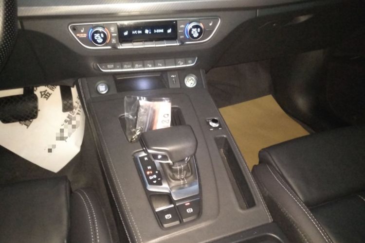 Used Audi Q5L 2022 Updated 40T Luxury Dynamic Edition Gear Lever