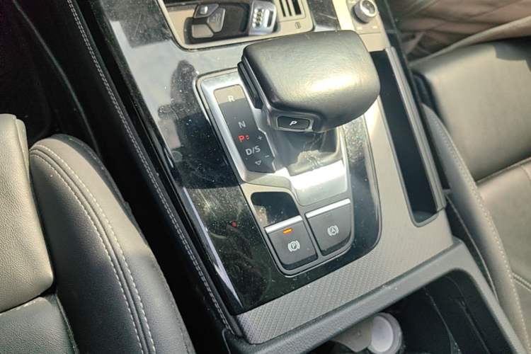 Used Audi Q5L 2022 45T Luxury Dynamic Model Gear Lever
