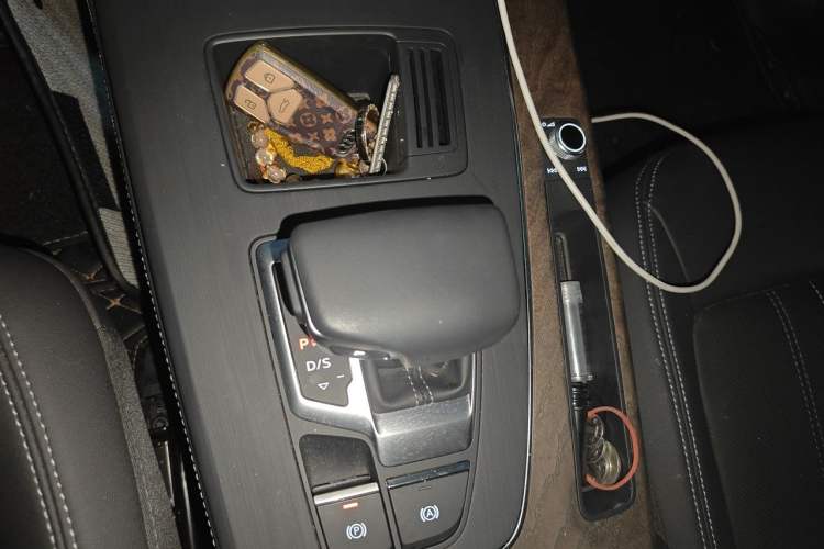 Used Audi Q5L 2022 Updated Version 40T Luxury Elegant Edition Gear Lever