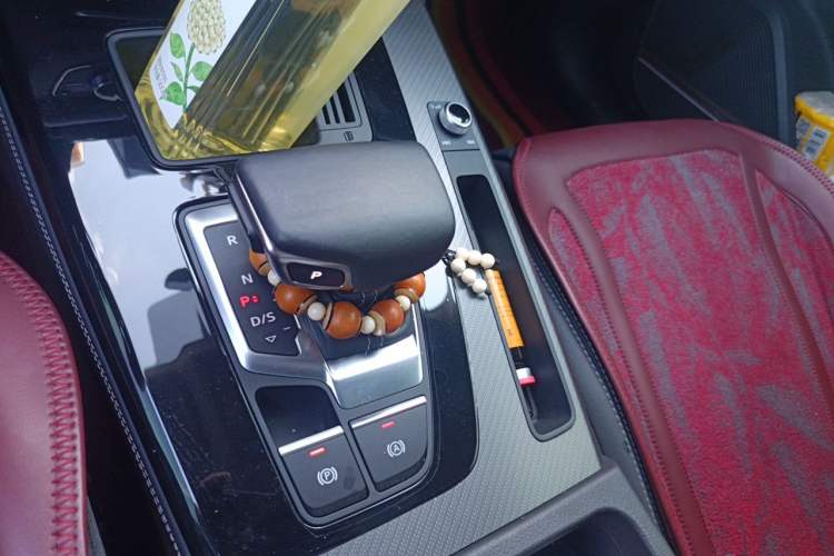 Used Audi Q5L 2022 Updated 45T Luxury Dynamic Version Gear Lever