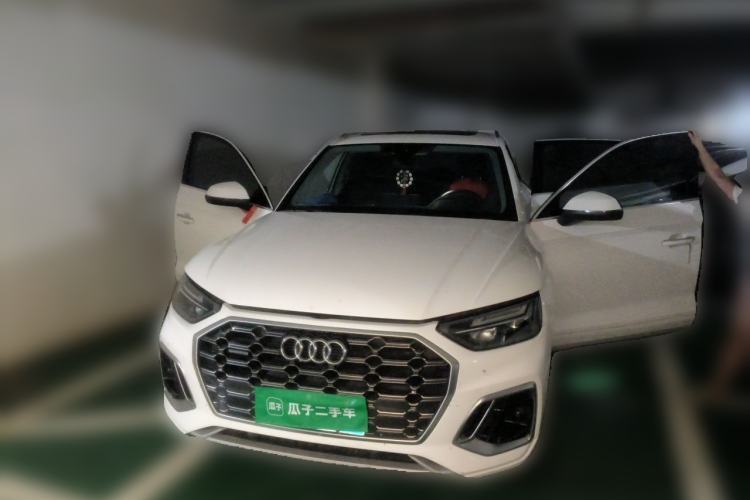 Used Audi Q5L 2022 40T Luxury Dynamic Model Guazi used car, China used car export, Used car for sale, Used cars, Cheapest cars for sale