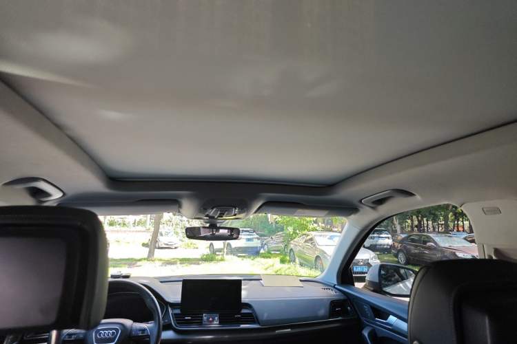 Used Audi Q5L 2022 40T Luxury Dynamic Model Headliner