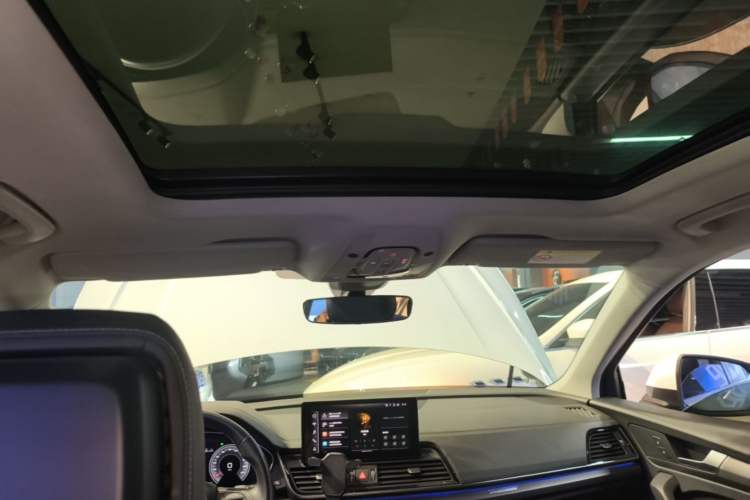 Used Audi Q5L 2022 Updated 40T Luxury Dynamic Edition Headliner
