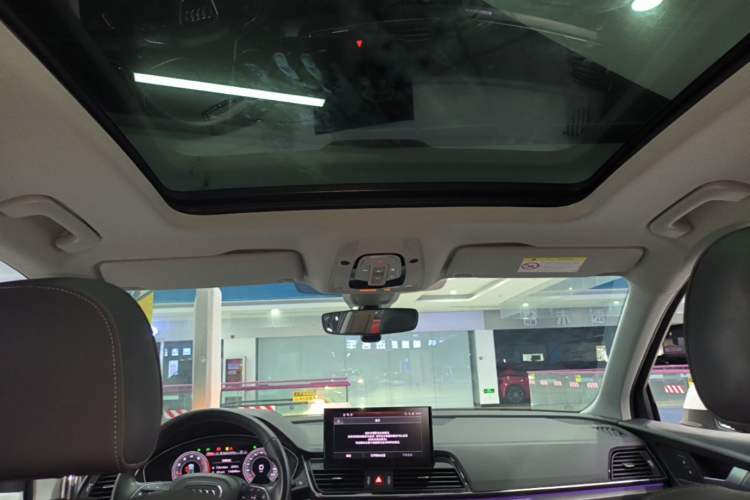Used Audi Q5L 2022 40T Luxury Dynamic Model Headliner