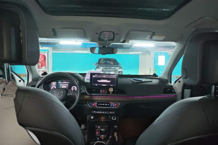 Used Audi Q5L 2022 Updated Version 40T Luxury Elegant Edition Headliner