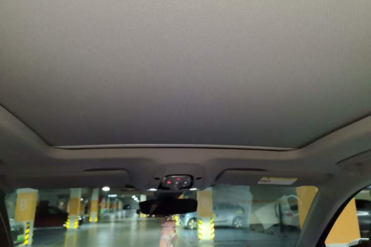 Used Audi Q5L 2022 40T Luxury Dynamic Model Headliner
