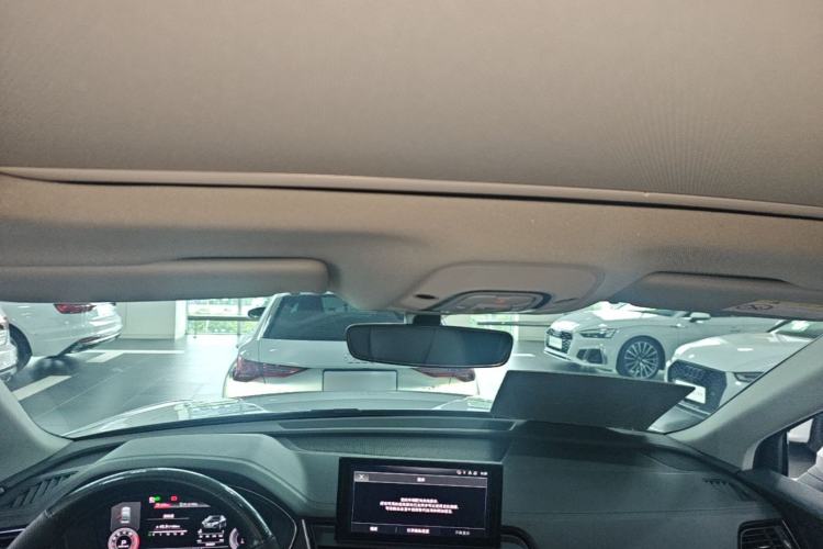Used Audi Q5L 2022 40T Luxury Dynamic Model Headliner