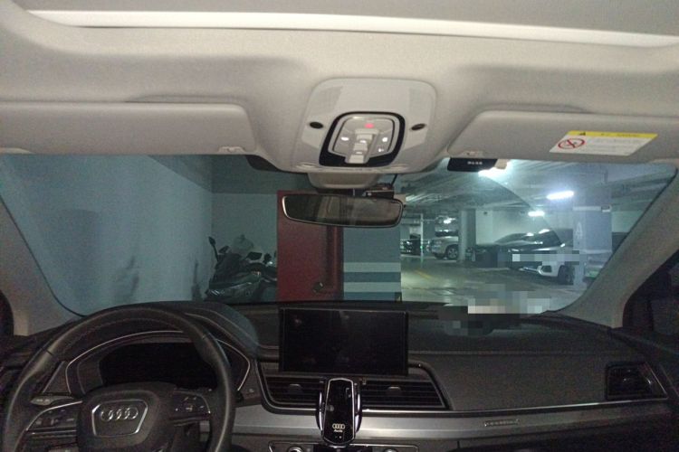 Used Audi Q5L 2022 40T Fashionable and Elegant Model Headliner