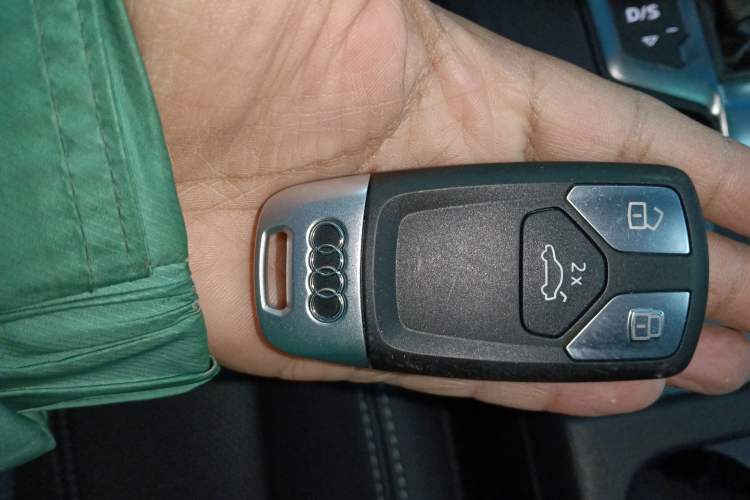 Used Audi Q5L 2022 40T Fashionable and Elegant Model Interior 1