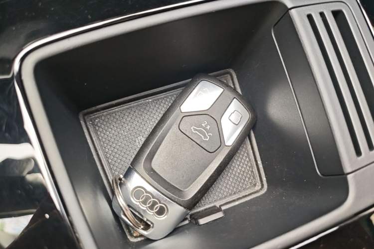 Used Audi Q5L 2022 40T Fashionable and Dynamic Model Interior 1