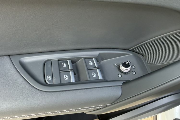 Used Audi Q5L 2022 Updated 45T Luxury Dynamic Version Interior 1