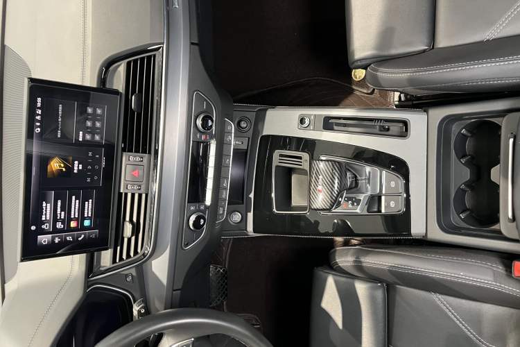 Used Audi Q5L 2022 40T Fashionable and Dynamic Model Interior 2