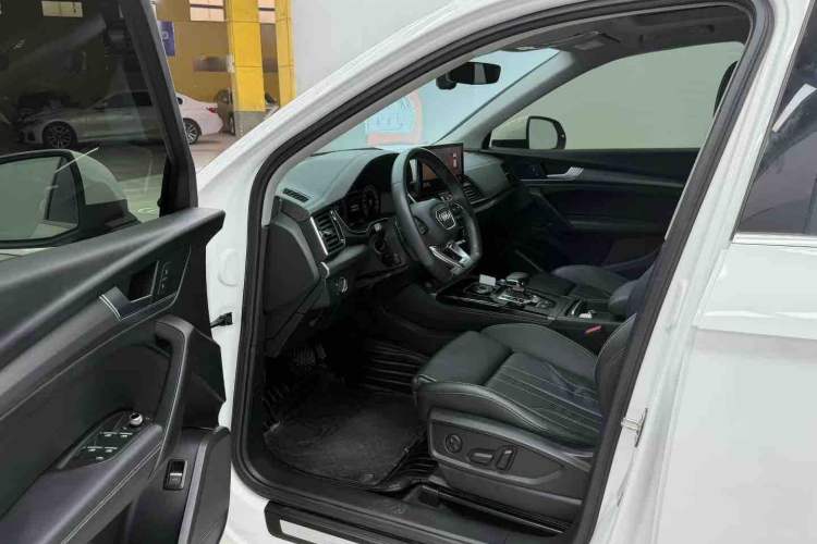 Used Audi Q5L 2022 Updated 40T Luxury Dynamic Edition Interior 2