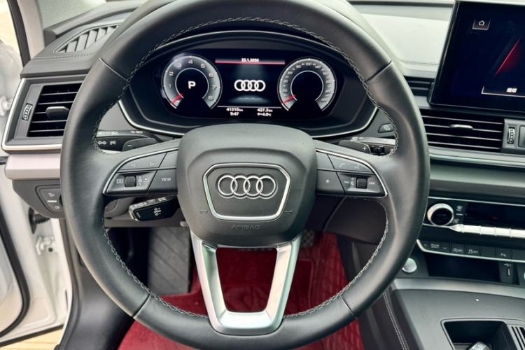 Used Audi Q5L 2022 40T Fashionable and Elegant Model Interior 2